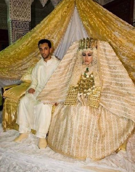 The Most Bizarre Wedding Dresses In The World - Kueez Moroccan Wedding Dress, Worst Wedding Dress, Egyptian Wedding, African Traditional Wedding, Moroccan Wedding, Wedding Costumes, Muslim Wedding, African Wedding, World Cultures