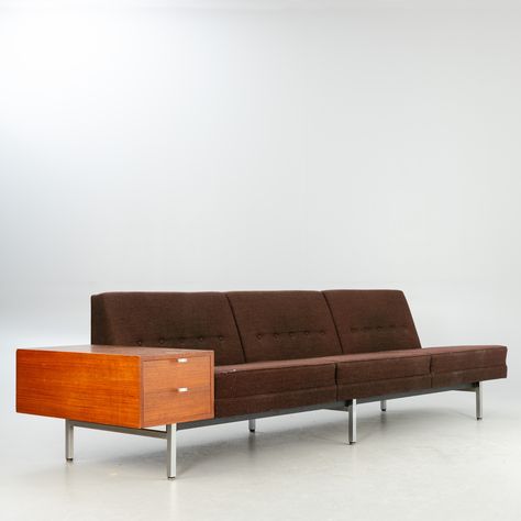 George Nelson modular sofa for Herman Miller. George Nelson, Herman Miller, Modular Sofa, Online Auctions, Design Art, Furniture Design, Auction, Sofa, Furniture