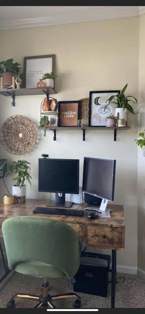 Boho Office Ideas Bohemian, Black Desk Boho, Desk Set Up In Bedroom, Earthy Office Ideas, Office Space In Bedroom Ideas, Apartment Decorating Office, At Home Desk Set Up, Office Inspo Aesthetic, Cosy Office Ideas