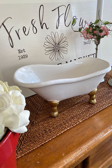 Miniature Clawfoot Tub Clay Bathtub, Vender Booth, Claw Bathtub, Candles Bathtub, Deco 2023, Ideas Ceramica, Old Bathtub, Diy Bathtub, Valentines Weekend