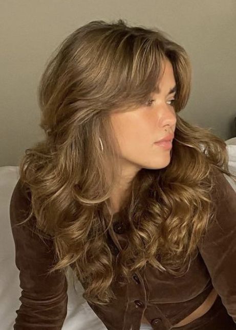 Indian Wavy Hair, Wavy Wolf Cut, Curly Hair Care Products, Wolf Cut Hairstyle, Hair Color Hairstyles, Bangs Wavy Hair, Color Hairstyles, Curly Hair Products, Haircuts For Wavy Hair