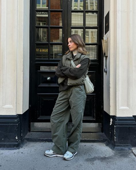 the new UNIQLO:C collection is 10/10 @uniqloeurope #LifeWear a d Shop the outfit via the link in my bio or @shop.ltk app https://liketk.it/4RRVq Uniqlo Cargo Pants Outfit, Uniqlo Outfit, Uniqlo Style, Style 2025, Shop The Outfit, Flannel Outfits, Cargo Pants Outfit, Street Style Outfits Men, California Cool