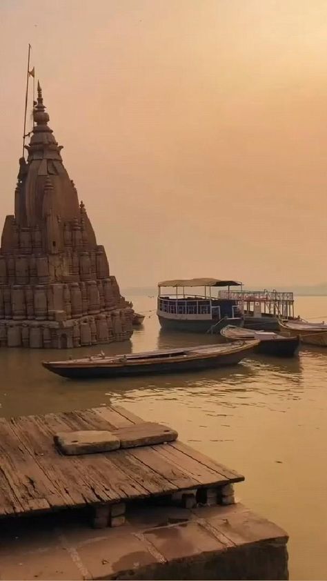 Varanasi Photography Beautiful, Hanuman Video, Krishna Gif, Shiva Songs, Hanuman Pics, Photos Of Lord Shiva, Beautiful Status, Cute Instagram Pictures, Ganesha Pictures