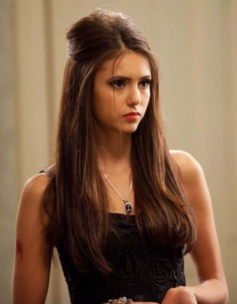 Katherine Pierce Hairstyle, Nina Dobrev Hair, Vampire Hair, Down Hairstyles For Long Hair, Hair Styels, Katerina Petrova, Costume Noir, Hair 2018, Athletic Hairstyles