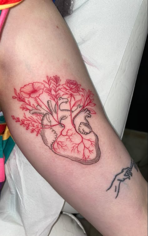 Minimalist Tattoo Heart, Hot Female Tattoos, Black Red Tattoo, Heart Flower Tattoo, Black Flowers Tattoo, Red Flower Tattoos, Black Heart Tattoos, Red Heart Tattoos, Kpop Tattoos