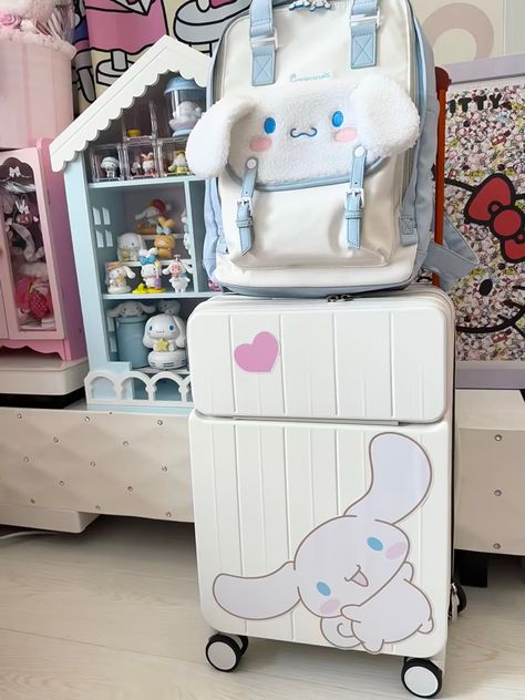 Cinnamoroll Luggage, Cinnamoroll Suitcase, Sanrio Suitcase, Koper Traveling Aesthetic, Sanrio Luggage, Girly Gadgets, School Bags With Wheels, Sanrio Room, Money Wallpaper Iphone