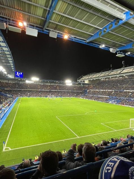 Stamford Bridge Aesthetic, Football Vibe, Football Lifestyle, Chelsea Game, Uk Aesthetic, Soccer Aesthetic, Chelsea Team, Rugby Games, Football Wags