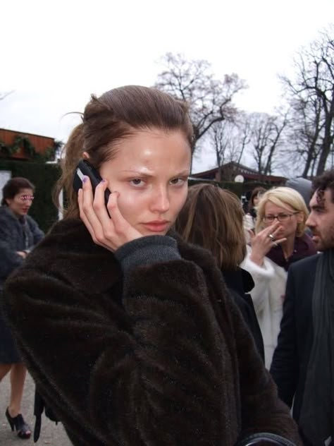 New York 90s, Chanel Vogue, Model Chic, Visual Gallery, Magdalena Frackowiak, Girly Makeup, Fashion 90s, Mila Kunis, Cafe Coffee