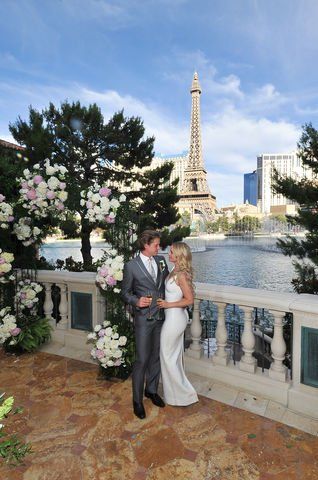 Wedding Venues Las Vegas, Las Vegas Marriage, Las Vegas Wedding Dresses, Vegas Wedding On Film, Vegas Wedding Venue, Bellagio Las Vegas Wedding Photos, Las Vegas Sign Wedding Photos, Las Vegas Wedding Photos, Las Vagas