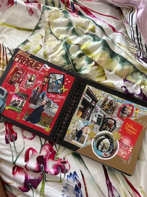 Teenage Life Scrapbook, Teen Life Scrapbook Ideas, Scrapbook Collage Aesthetic, Aesthetic Scrapbook Ideas For Friends, Scrapbook Pages Aesthetic, Scrapbook Ideas Highschool, Scrab Book Aesthetic, Teen Scrapbook Ideas, Teen Life Scrapbook