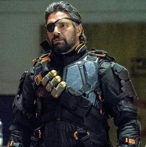 Manu Bennet as Slade Wilson/ Deathstroke Deathstroke Arrow, Arrow Season 6, Slade Wilson, John Diggle, Manu Bennett, Arrow Tv Series, Arrow Cw, Arrow (tv Show), Arrow Tv