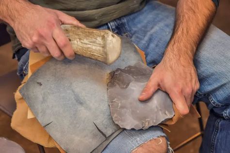 Early Humans Tools, Anthropology Major, Flint Knapping, American Indian History, Stone Tools, Finding Treasure, Archaeology News, Early Humans, How To Make Rope