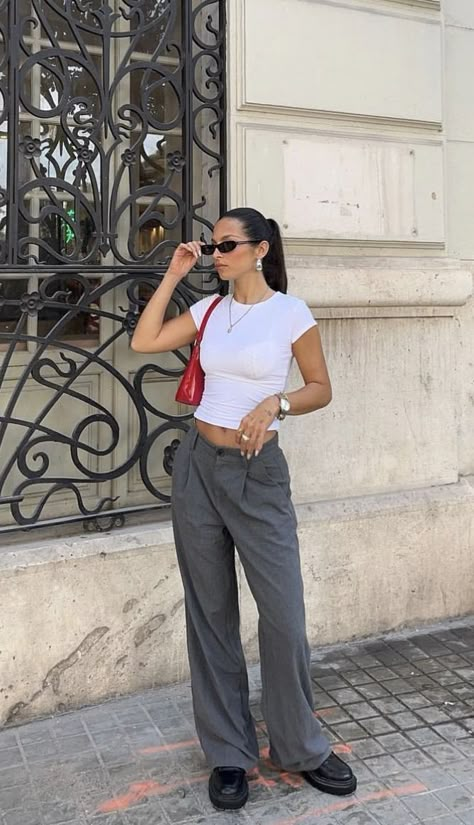 Grey Pants Aesthetic, Grey Pants Outfit Aesthetic, Grey Suit Pants Outfit Women, Placement Outfits, Vintage Outfits Classy Retro, Grey Suit Pants, Vintage Outfits Classy, Form Outfits, Sixth Form Outfits