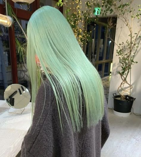 Mint Hair Color, Pastel Green Hair, Green Hair Girl, Mint Green Hair, Windows To The Soul, Mint Hair, Lashes Mascara, Dyed Hair Inspiration, Hair Magazine