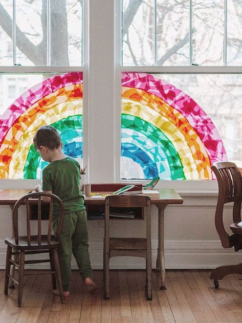 rainbow window decorations Tissue Paper On Windows, Tissue Paper Window Art, Rainbow Window Display, Classroom Window Ideas, Diy Rainbow Decorations, Tissue Paper Rainbow, Display Techniques, Stained Glass Window Art, Classroom Window