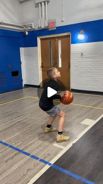 Mason Elite Basketball on Instagram: "Try this 1-2 Step Approach POP Up Drill to focus on footwork, base, balance, approach, and popping upward into your shot. I love working on no jump shots from short range to improve a players power generation. The main goal is having the ability to be in control/on balance throughout your shot. A great warm up drill at the beginning of your workout to hone in on your mechanics. This warm up drill is a part of our 16 week Youth Shooting Program that focuses on the 5 layers of shooting for young hoopers ‼️ Check the link in bio to see which of our programs is the right fit for you!" Basketball Shooting Workouts, Shooting Drills Basketball, Youth Basketball Drills, Shooting Basketball, Basketball Practice Plans, Basketball Shooting Drills, Basketball Training Drills, Kids Lying, Basketball Practice