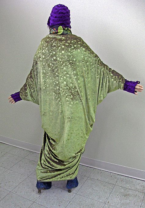 Golden Pear Floral Embossed Poly/Lycra Velvet made into Paul Poiret Cocoon Coat of Folkwear Patterns, by pao @ project minima Opera Coat Pattern, Poiret Cocoon Coat, Cocoon Coat Pattern, Folkwear Patterns, 1920s Patterns, Goddess Wear, Kimono Shrug, 20th Century Women, Paul Poiret