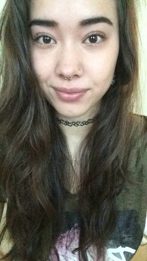 small septum and nostril stud. love. Septum And Nose Stud Together, Septum And Stud Piercing Together, Nose Ring And Septum Piercing Together, Septum Piercing Small Nose, Cute Small Septum Piercing, Nostril Piercing With Septum, Septum Piercing With Nose Stud, Nostril Piercing And Septum, Stud And Septum Piercing