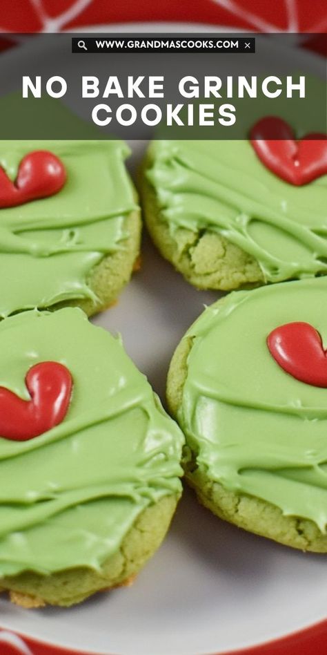 Get into the holiday spirit with these No Bake Grinch Cookies! With their bright green color and sweet flavor, these simple, no-bake cookies are sure to put a smile on everyone’s face. No Bake Grinch Cookies, Grinch Thumbprint Cookies, Splenda Cookies, Green Christmas Cookies, Grinch Cookies Recipe, Grinch Sugar Cookies, Green Cookies, Christmas Ideas Food, Grinch Cake