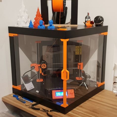 3D Printable Prusa i3 MK3 Corner ENCLOSURE - IKEA LACK table by Inglord Gaming Setup Bedroom, Printer Table, 3d Printer Enclosure, 3d Tiskárna, Ikea Lack Table, Lack Table, Useful 3d Prints, Ikea Canada, 3d Templates