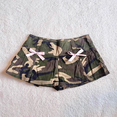 Pink And Camo Outfit, Midwest Princess, Y2k Hip Hop, Oc Board, Hip Hop Vintage, Army Print, Pleated Dresses, Camo Skirt, Camo And Pink