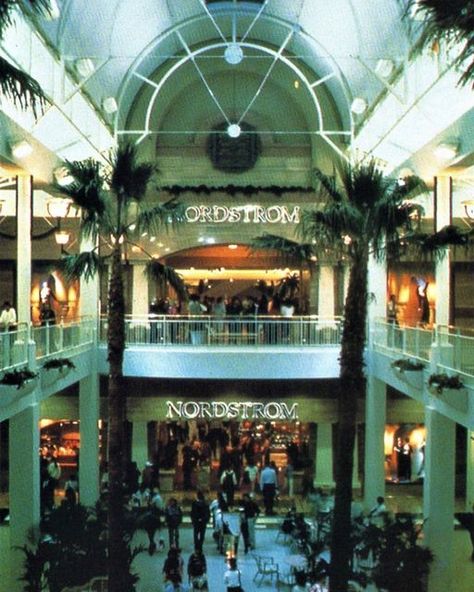 Mall Nostalgia, Y2k Institute, Bloxburg Mall, Coconut Mall, Abandoned Mall, Mall Ideas, Environment References, 80s Interior Design, Abandoned Malls