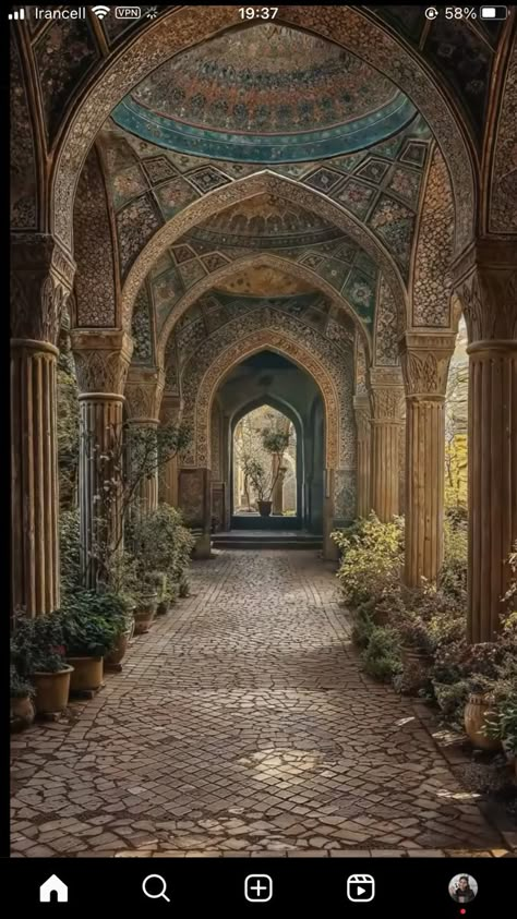 Persian Castle, Ancient Persian Architecture, Ancient Places, Moorish Architecture, Ancient Drawings, Iranian Architecture, Persian Architecture, Mosque Architecture, Architectural House Plans