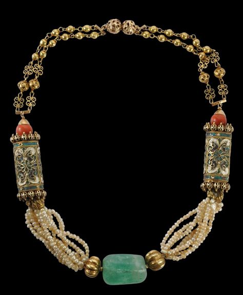 Discoveries 2: Our Best Jewellery Find - A Rare 17th-18th century Moroccan Enamelled Gold Necklace - Michael Backman Ltd Arabic Accessories, Moroccan Necklace, Moroccan Jewelry, Antique Jewelry Indian, Baroque Pearl Necklace, Coral Jewelry, Jewellery Uk, Traditional Jewelry, Gold Enamel