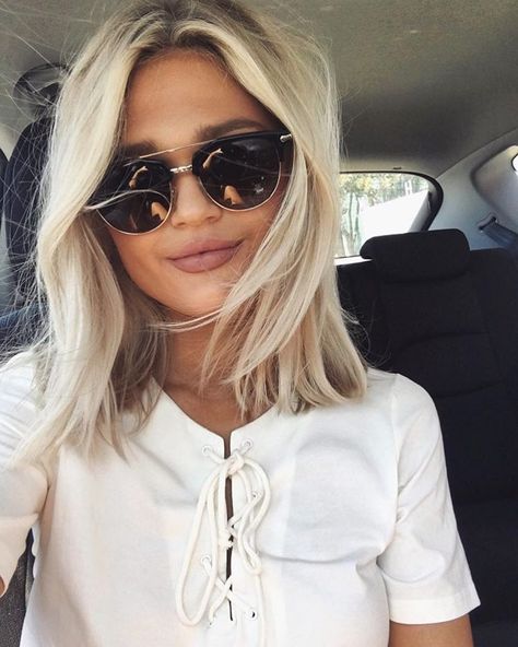 pinterest: chandlerjocleve instagram: chandlercleveland Angled Bobs, Color Rubio, Summer Haircuts, Style Lookbook, Hair Things, Brown Blonde Hair, Short Blonde, 2020 Fashion, Short Blonde Hair