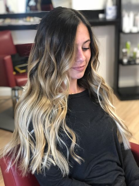 Black Hair Fade, Beliage Hair, Dark To Light Hair, Black Hair Ombre, Caramel Blonde Hair, Blonde Ends, Brown Hair Shades, Blonde With Dark Roots, Thick Wavy Hair