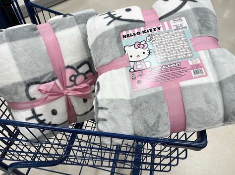 Hello Kitty Blanket Aesthetic, Blanket Hello Kitty, Hello Kitty Plushies On Bed, Hello Kitty Throw Blanket, Gf Gifts, Hello Kitty Halloween Blanket, Christmas Hello Kitty Blanket, Feeling Blah, Hello Kitty Blanket