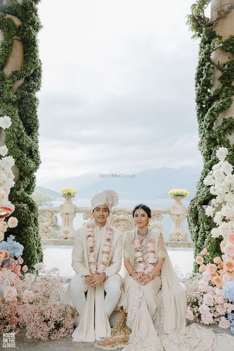 Photo of couple in mandap White Mandap, Surreal Wedding, Marriage Pics, Wedding Planning Decor, Lake Como Wedding, Indian Wedding Planning, Wedding Spot, Pakistani Fancy Dresses, Wedding Plan