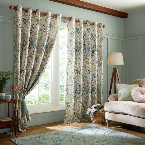 Stylish curtains living rooms