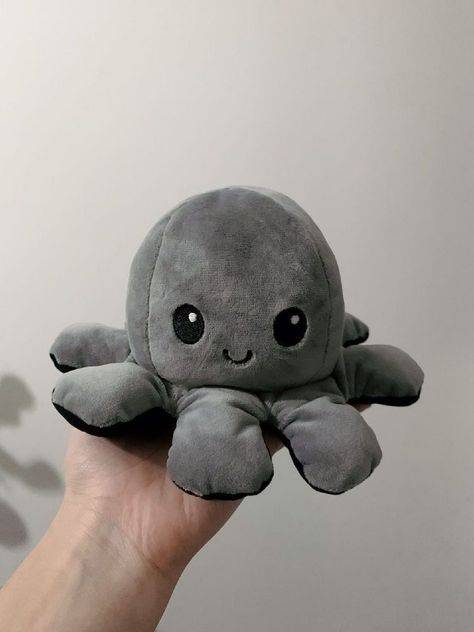 Reversible Octopus, Starry Eyes, Octopus Plush, Hand Photography, Kids Mood, Cute Emo, Cute Couple Wallpaper, Bff Goals