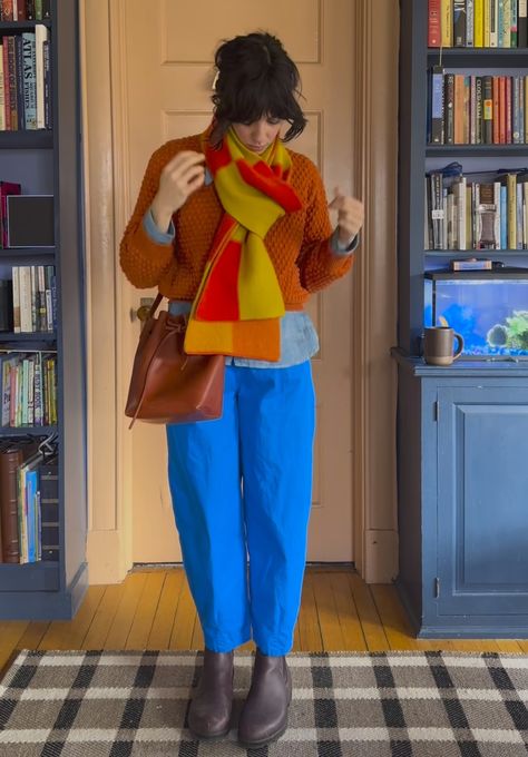 Autumn Colorful Outfits, Art Inspired Outfits, Quirky Fall Fashion, Blue Chinos Outfit Women, Colorful Mom Outfits, Fall Art Teacher Outfits, Maximalist Winter Outfits, Orange And Blue Fashion, Colorful Cozy Sweater For Winter