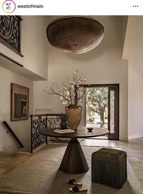 Entry Table Round, Stunning Entryway Ideas, Dining Room In Entryway, Round Table Foyer, Upstairs Foyer Ideas, Grand Foyer Ideas Entryway Entrance, Foyer Round Table, Round Entryway Table, Hall Decoration Ideas