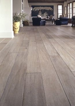 Love these floors. White washed Driftwood Flooring, Hardwood Floor Colors, Light Hardwood, Hardwood Floors Dark, Refinishing Hardwood Floors, Wood Floors Wide Plank, Oak Wood Floors, Refinishing Floors, White Oak Floors