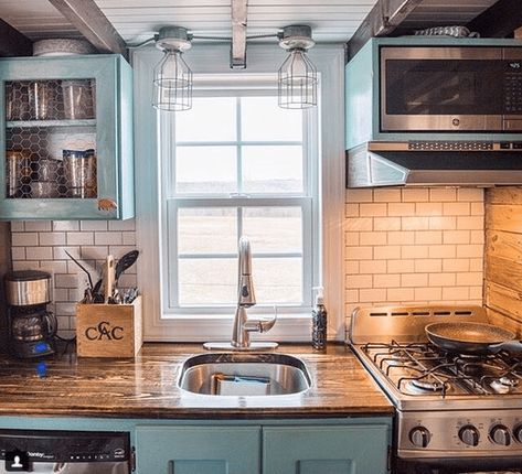 The 11 Tiny House Kitchens That'll Make You Rethink Big Kitchens Tiny House Kitchen Storage, Design Casa Piccola, Organiser Cucina, Tiny Kitchen Design, Oven Stove, Tiny House Blog, Outdoor Kitchen Appliances, Best Tiny House, Decor Ikea