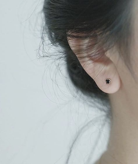 Introducing our Mini Black Clover Stud Earrings - a timeless symbol of luck and style! 🍀 Crafted with precision in 9K gold, these small yet stunning earrings are perfect for anyone seeking a touch of elegance. Versatile and unisex, they add a dash of charm to any outfit. Get ready to turn heads with Arlois! 💫 #smallearrings #blackjewelry #9kgold #studearrings #unisexjewelry Shop now for 10% discount & free worldwide shipping: https://arlois.com/products/mini-black-clover-stud-earrings Mini Black Earrings, Symbol Of Luck, Timeless Symbol, Cargo Pants Outfit, Black Jewelry, Black Earrings, Unisex Jewelry, Black Clover, Small Earrings