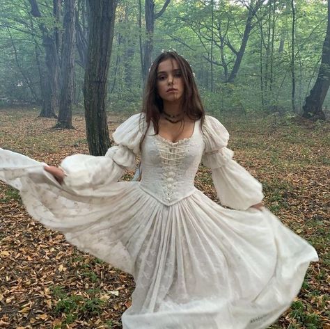 Renisance Fair Outfit Princess, Vintage Cottage Core Wedding Dress, Old Timey Dresses, Cottage Core Dress Aesthetic, Fair Outfits, Cottage Core Dress, Period Outfit, Dress Aesthetic, Fairytale Dress