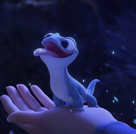 Bruni Frozen, Frozen Disney Movie, Frozen Disney, Frozen 2, Disney Movie, Cute Disney, Gecko, Disney Wallpaper, Olaf