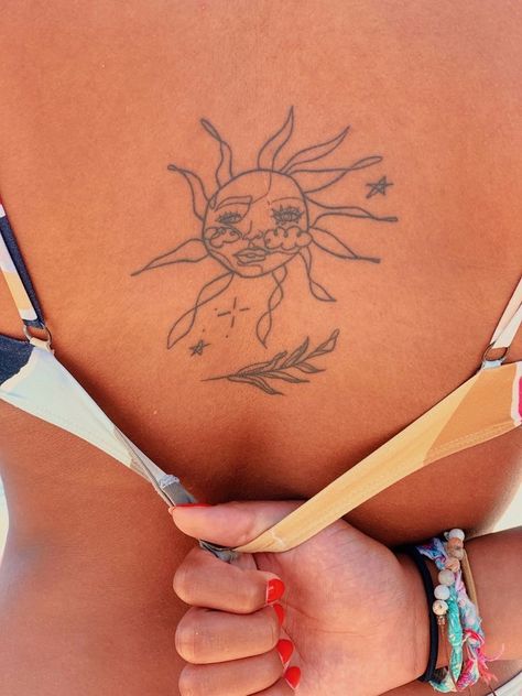 Sun Eye Tattoo, Sun Tattoo On Shoulder, Abstract Sun Tattoo, Shoulder Sun Tattoo, Sun Tattoo Shoulder, Sun Shoulder Tattoo, Dainty Tattoo Designs, Small Sun Tattoo, Body Doodles