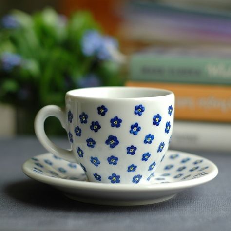 Hand-painted cup with forget me nots Keramik Painting, Cup Painting, Pottery Design, Forget Me Nots, Teapots And Cups, Pottery Designs, Pottery Painting, Forget Me Not, Ceramic Pottery