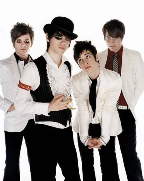 Pre Split Panic At The Disco, Panic At The Disco Photoshoot, Disco Photoshoot, Emo Emo, The Young Veins, Dallon Weekes, Ryan Ross, Panic At The Disco, Emo Kid