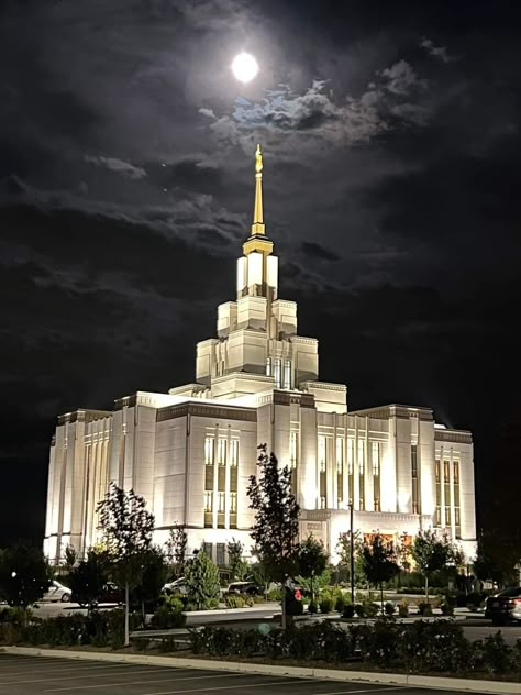 Mormon Aesthetic, Lds Wallpaper, Lds Aesthetic, Missionary Pictures, Lds Pictures, Lds Temple Pictures, Church Aesthetic, Mormon Temples, House Of The Lord