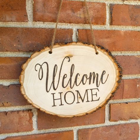 Wood Burn Door Hanger, Wood Burning Door Sign, Wood Slice Welcome Sign, Wood Burned Front Door Sign, Live Edge Welcome Sign, Cabin Welcome Signs Rustic, Simple Door, Welcome Door Hanger, Wood Burning Crafts