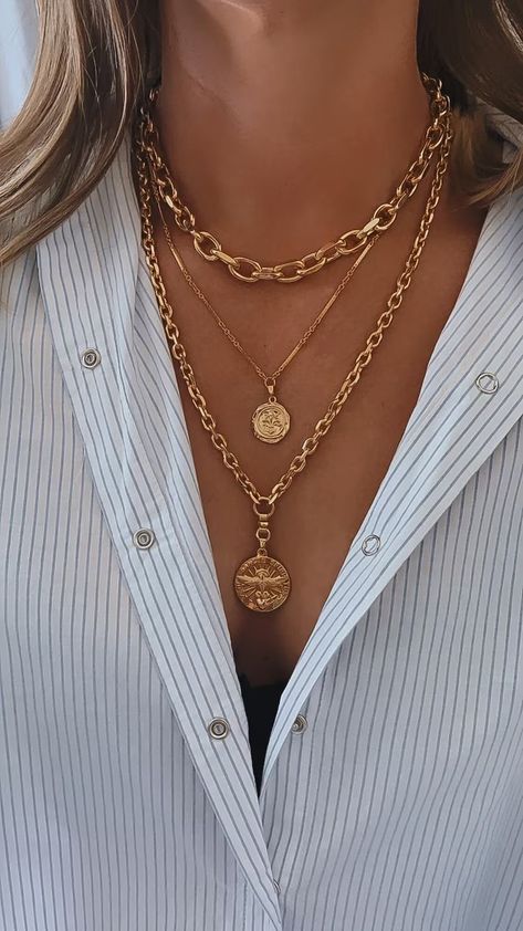 Neckless Layering, Chunky Gold Necklace Stack, Gold Necklace Stacking, Stacking Necklaces Gold, Gold Stacked Necklaces, Gold Layered Necklace, Necklace Stack, Ancient Coin, Stacked Necklaces