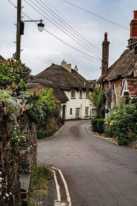 Charming Cottages Picturesque Style Villages Romantic Garden | Facebook Peaceful Village Aesthetic, British Village Aesthetic, Porlock Somerset, 1940s England, Peaceful Love, Village Aesthetic, Country Living Uk, Countryside Village, Cottage Aesthetic