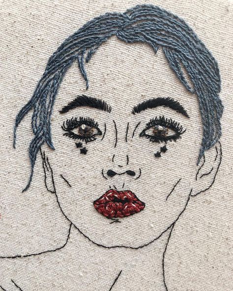 A list of the best embroidery artists on Instagram. Self Portrait Embroidery, Embroidered Faces Simple, Embroidery Portrait Simple, Complex Embroidery, Embroidery Faces, Embroidered Faces, Embroidery Artists, Embroidery Face, S Embroidery