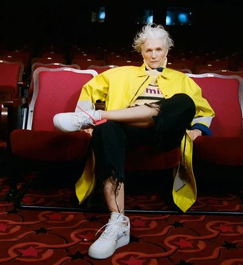 This Is Elon Musk's 70-Year-Old Mom And She Is The Coolest Grandma You've Ever Seen Tosca Musk, Style For Short Women, Miss South Africa, Extravagant Outfits, Maye Musk, Fashion Designer Aesthetics, Fashion Editorial Layout, Fashion Figure Templates, Icon Fashion